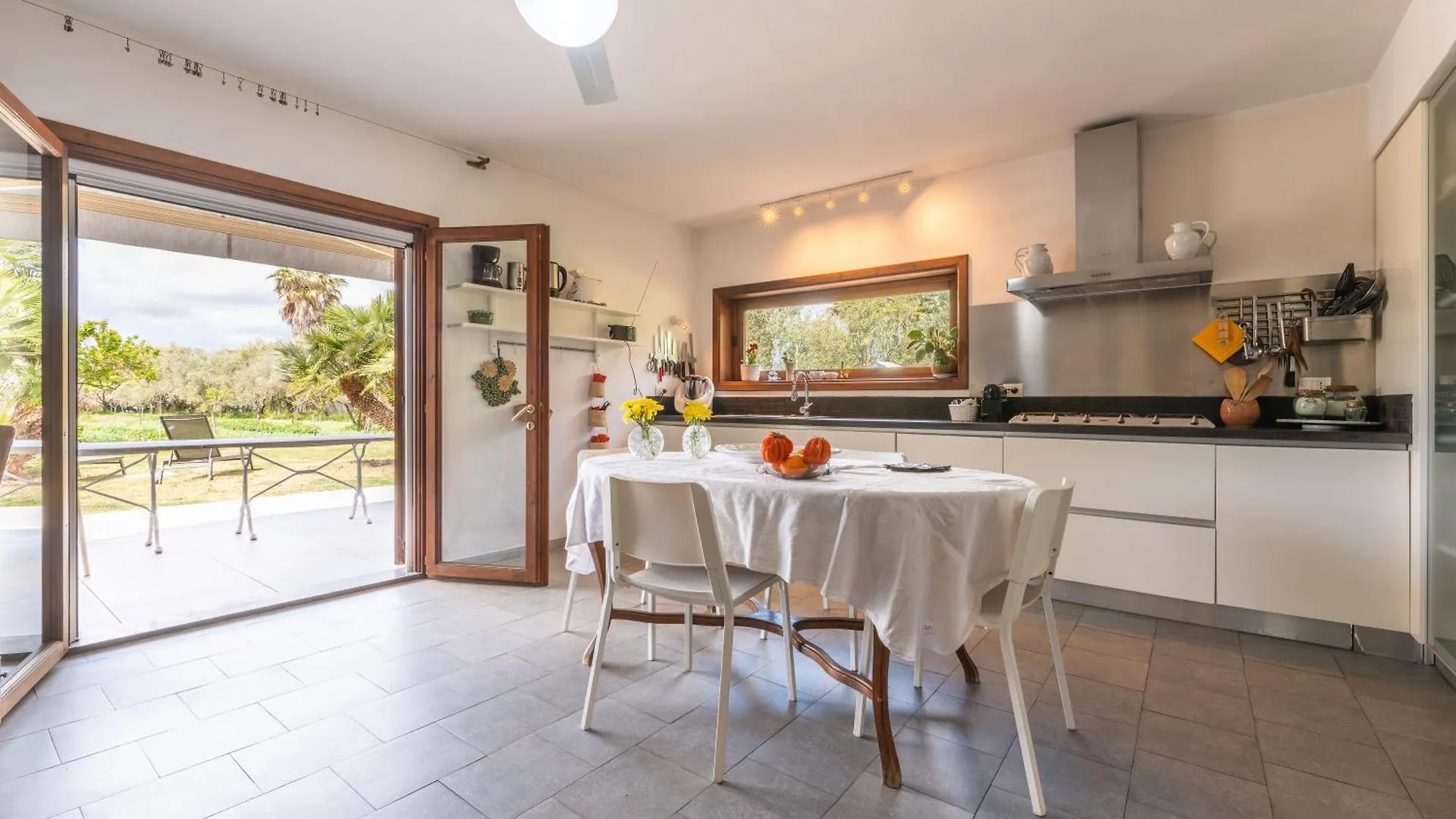 Holiday home Casa Peppina Villa Sulla Spiaggia Pula Italy