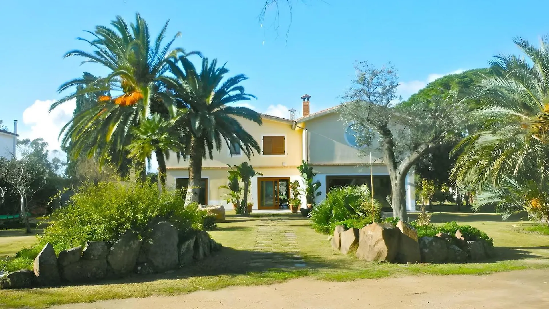 Casa Peppina Villa Sulla Spiaggia Pula Italy